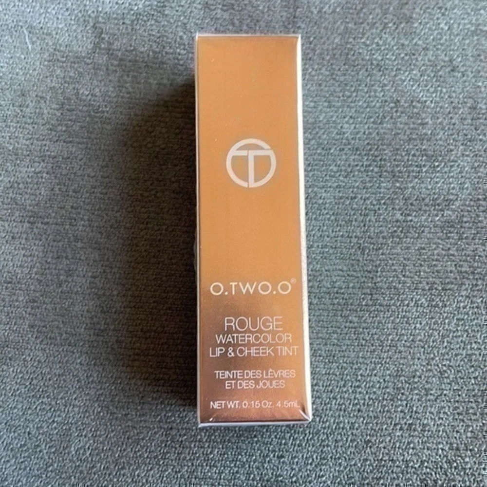 O.TWO.O rogue watercolor lip & cheek tint